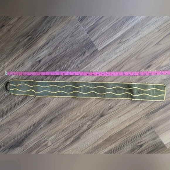 Yves Saint Laurent Green and Gold Belt, US S - Picture 1 of 2